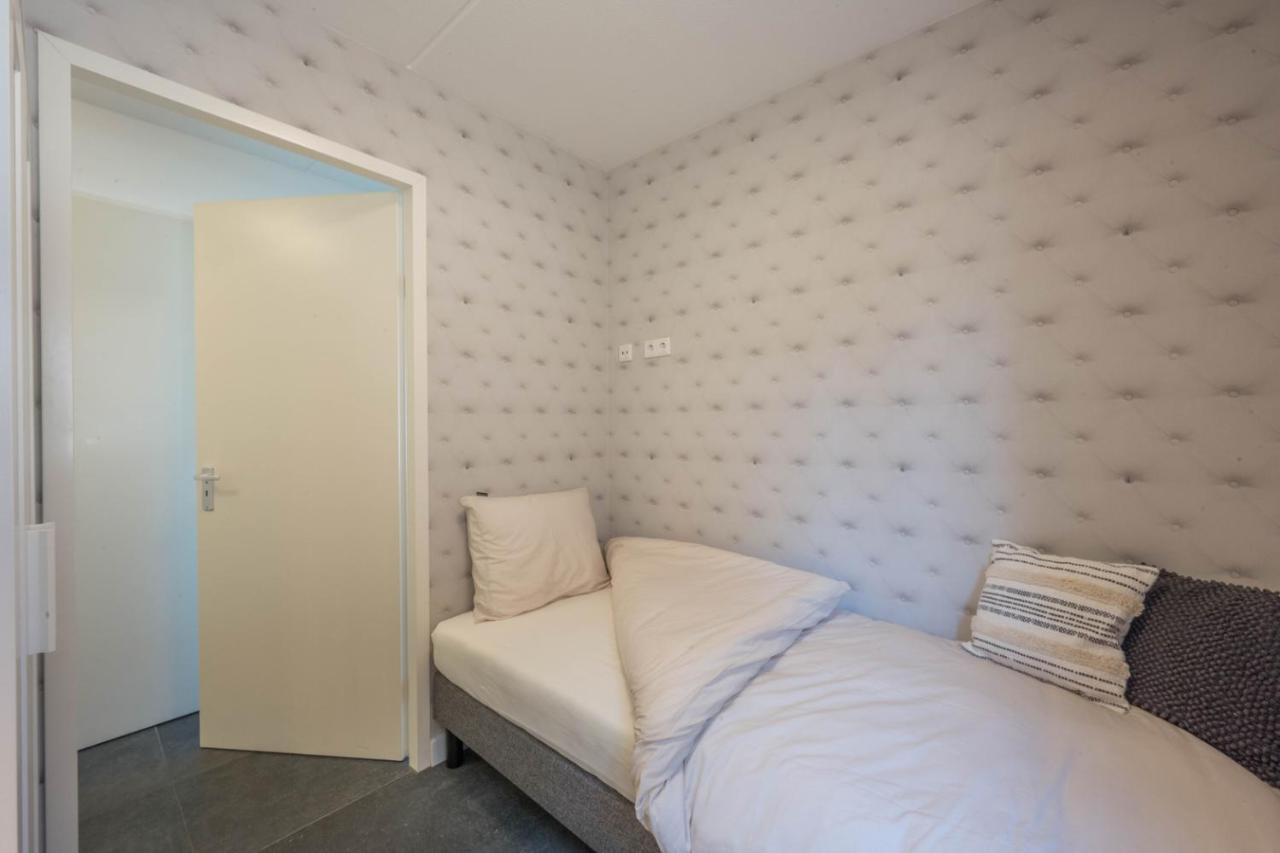 Meerzicht 24 - Luxury Family Accommodation With Beautiful Lake Side View Uitgeest エクステリア 写真