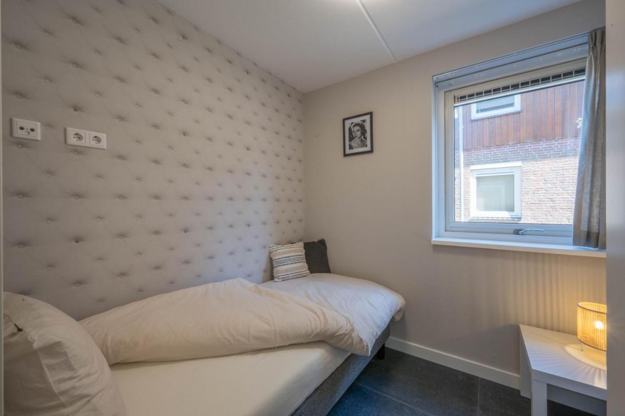 Meerzicht 24 - Luxury Family Accommodation With Beautiful Lake Side View Uitgeest エクステリア 写真