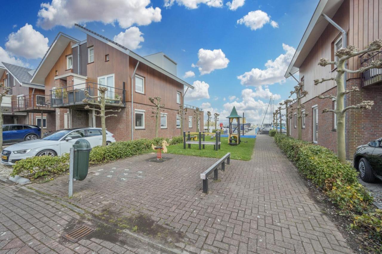 Meerzicht 24 - Luxury Family Accommodation With Beautiful Lake Side View Uitgeest エクステリア 写真