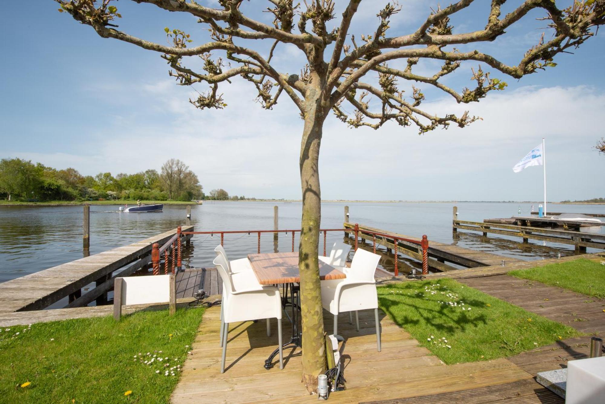 Meerzicht 24 - Luxury Family Accommodation With Beautiful Lake Side View Uitgeest エクステリア 写真